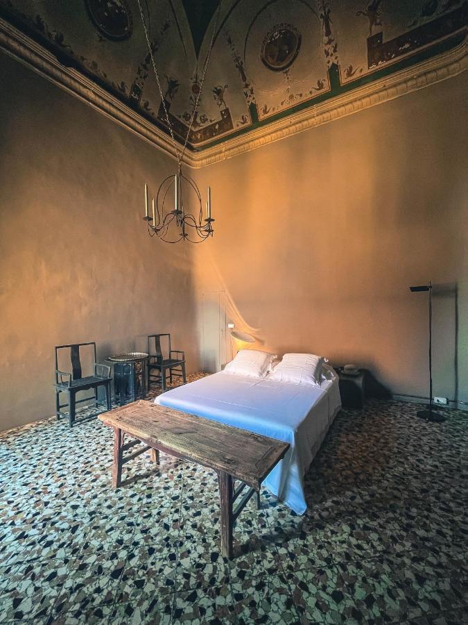 Palazzo Del Settecento Apartment ราเวนนา ภายนอก รูปภาพ